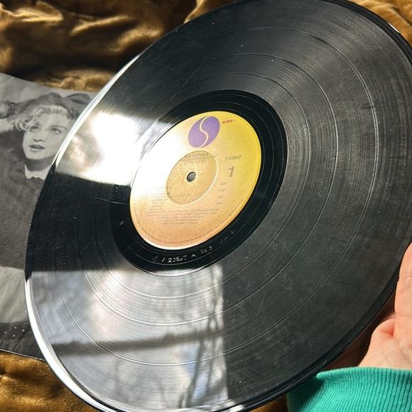 SOLDSOLDSOLD Vintage Madonna MADONNA vinyl album - Picture 8 of 9